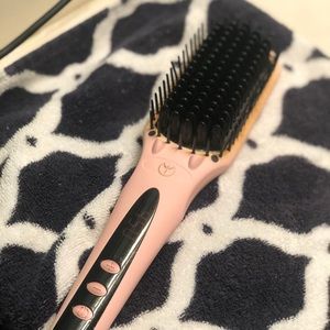 Accessories - L’Ange le vite hair straightening brush. Accessories - L’Ange le vite hair straightening brush.